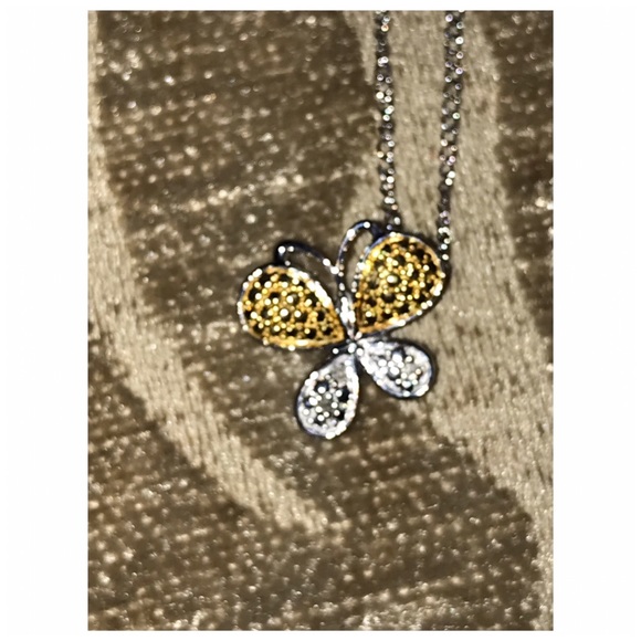 10K White Gold Butterfly Diamond Pendent w/ Chain - Picture 3 of 6